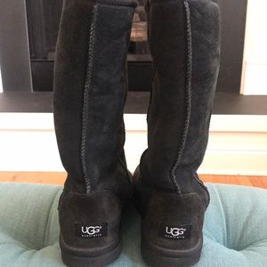 Uggs black boots